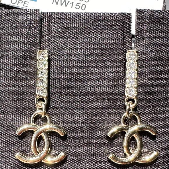 2024P CHANEL GOLD TONE CC LOGO WHITE CRYSTALS DANGLE EARRINGS - Picture 2 of 16